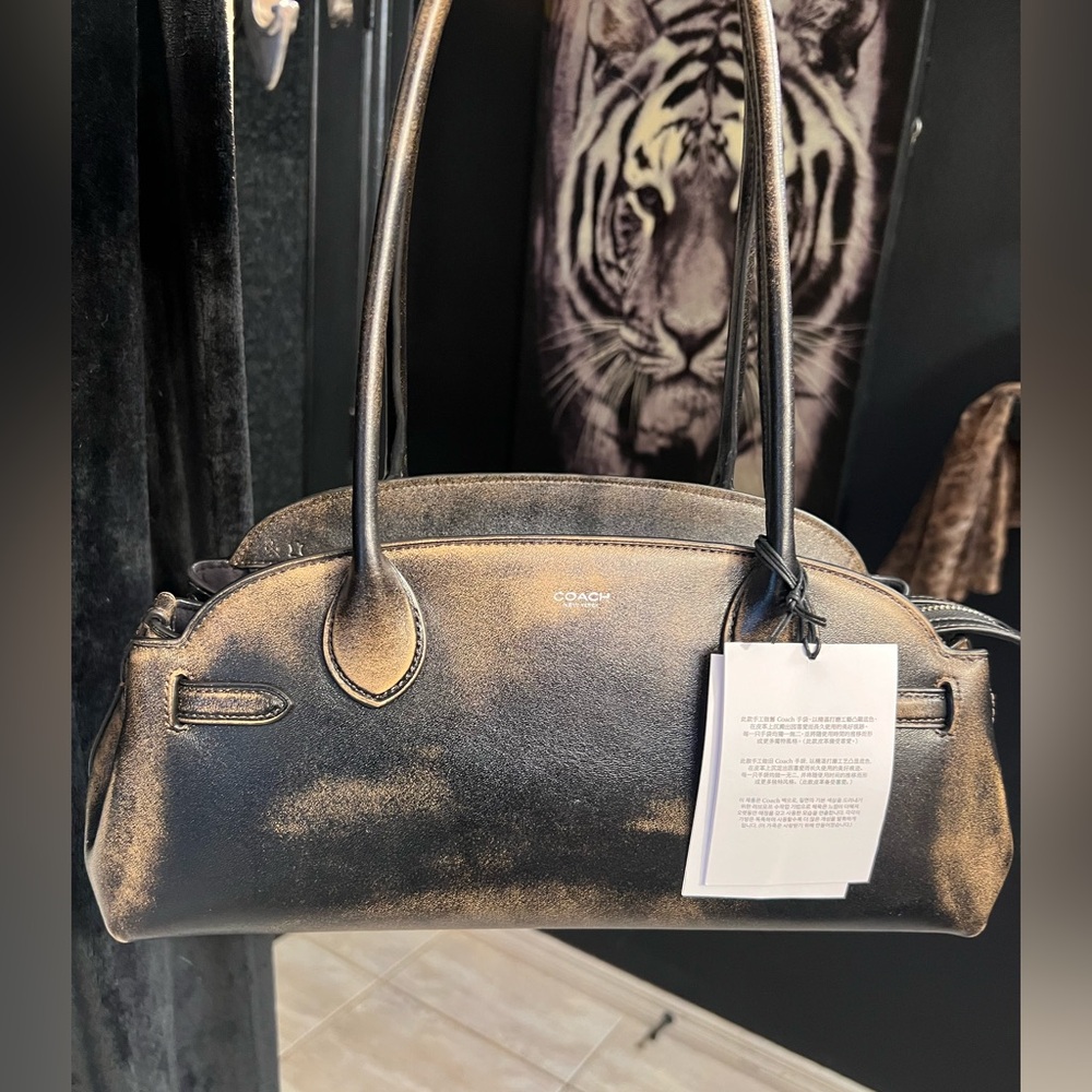 🤎🖤Coach Empire Carryall Bag 34 In Loved Leather🤎🖤NWT - Picture 13 of 17
